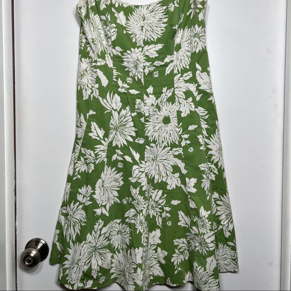 Jones Wear Dress size 6 Green & White excellent condition